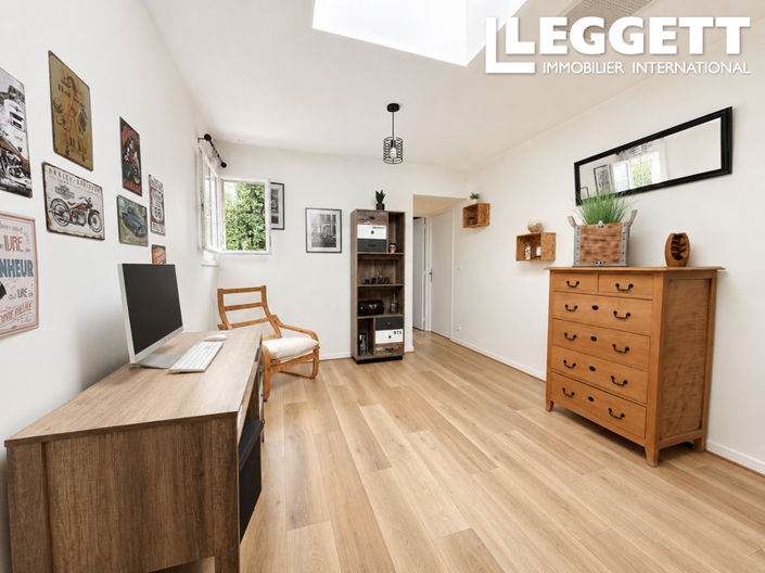 Image No.9-4 Bed House for sale