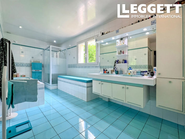 Image No.9-4 Bed House for sale