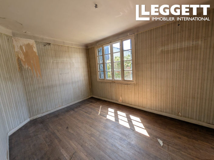 Image No.10-3 Bed House for sale