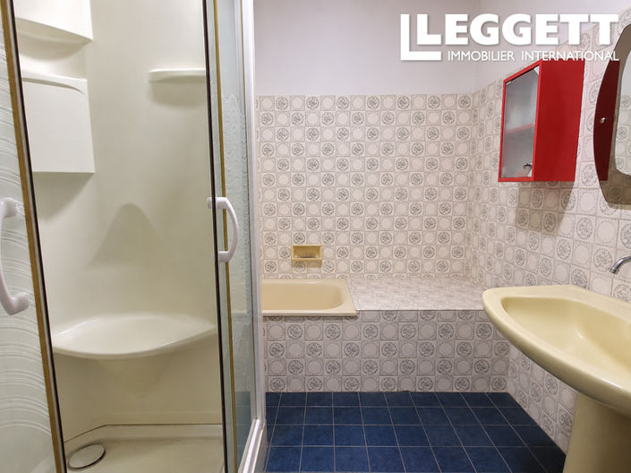 Image No.10-6 Bed House for sale