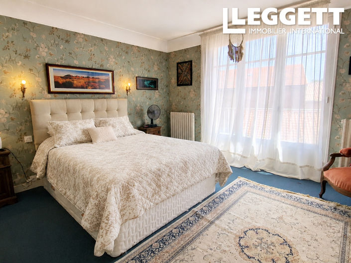 Image No.7-6 Bed House for sale