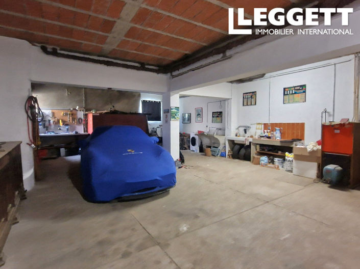 Image No.9-6 Bed House for sale