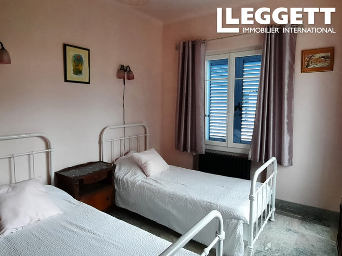 Image No.7-4 Bed House for sale
