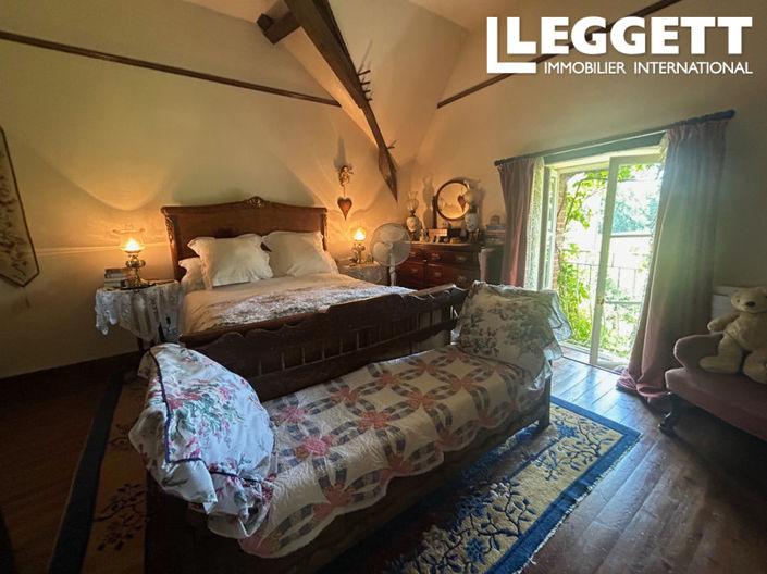 Image No.6-4 Bed House for sale