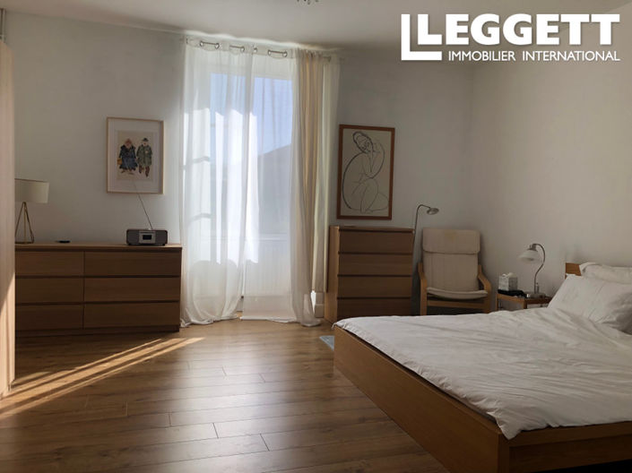 Image No.6-4 Bed House for sale