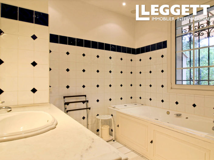 Image No.9-4 Bed House for sale