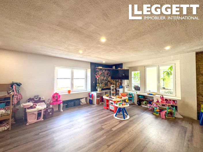 Image No.10-5 Bed House for sale