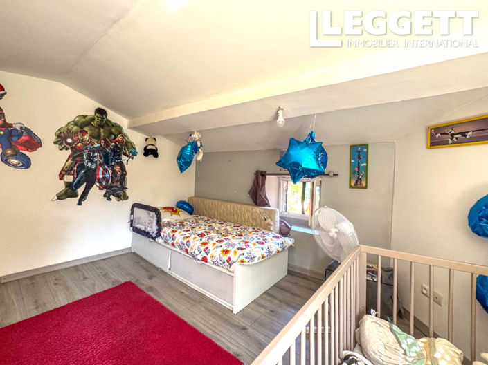 Image No.6-5 Bed House for sale
