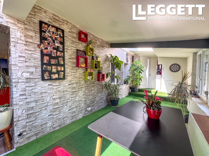 Image No.9-5 Bed House for sale