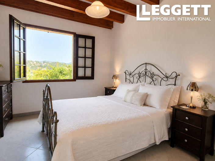 Image No.6-3 Bed House for sale