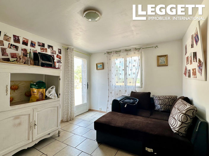 Image No.4-6 Bed House for sale