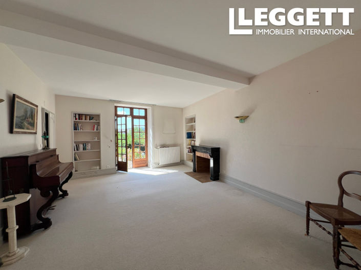 Image No.5-8 Bed House for sale