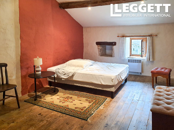 Image No.6-5 Bed House for sale