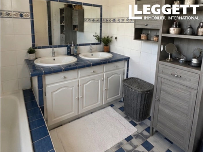 Image No.7-3 Bed House for sale