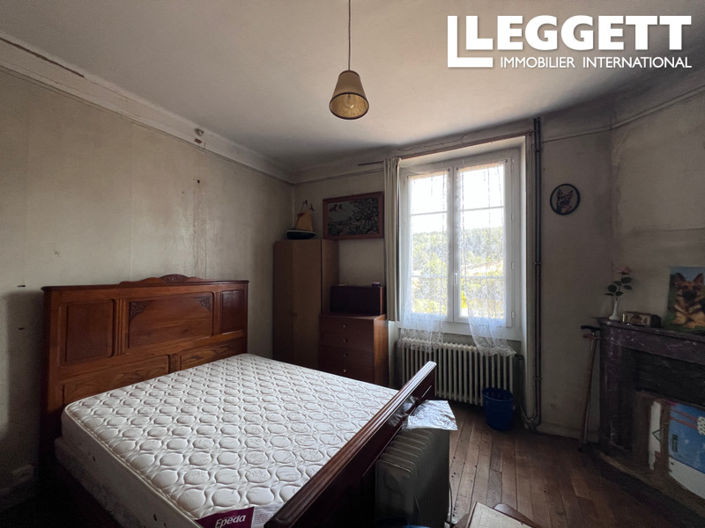 Image No.9-5 Bed House for sale