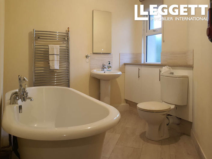Image No.8-3 Bed House for sale