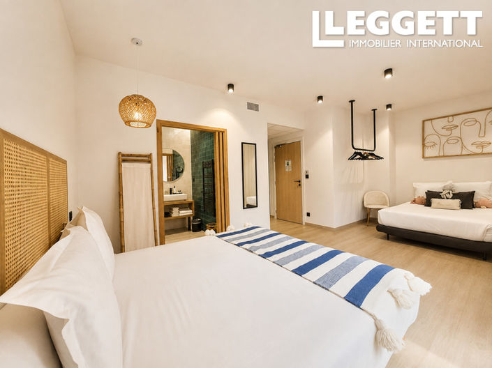Image No.5-11 Bed Commercial for sale