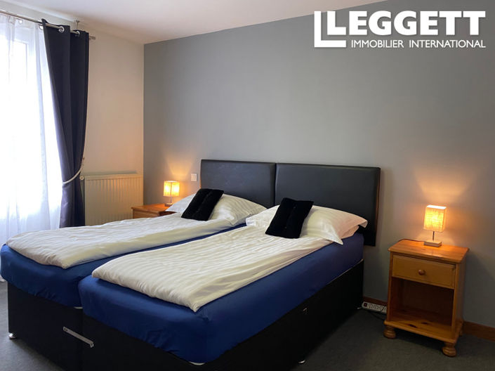 Image No.4-6 Bed House for sale