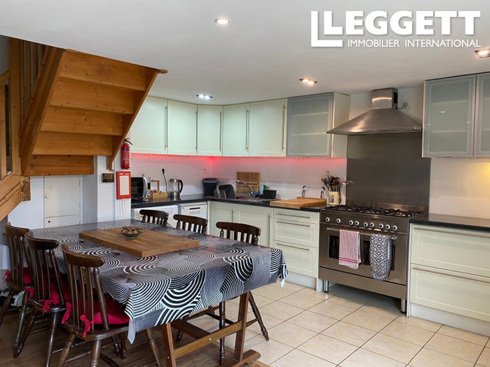 Image No.6-6 Bed House for sale