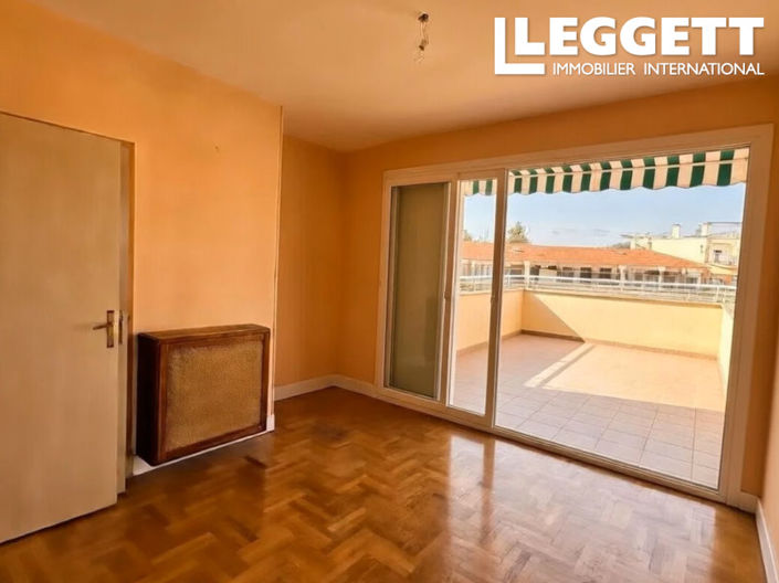 Image No.10-3 Bed Apartment for sale
