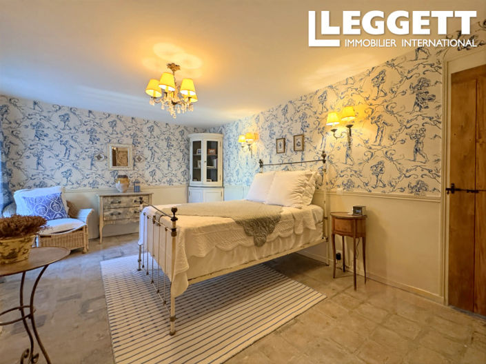 Image No.6-5 Bed House for sale