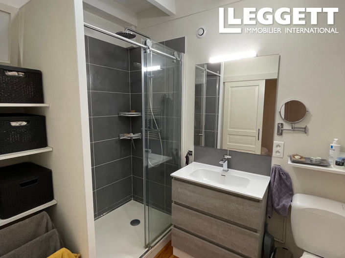 Image No.8-2 Bed House for sale