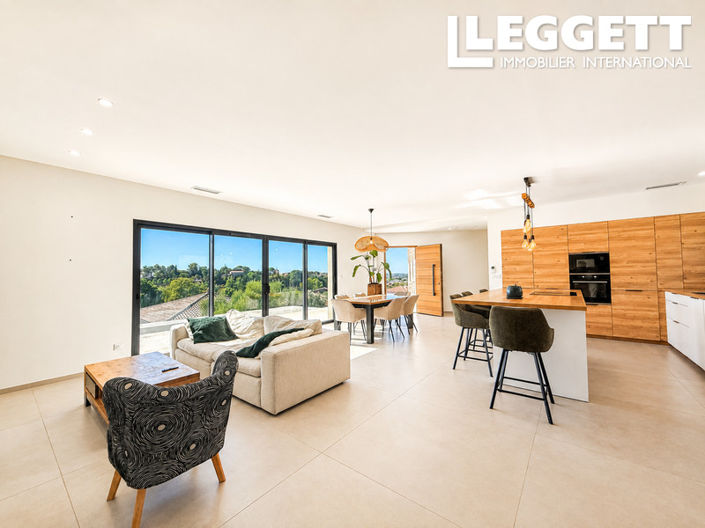 Image No.5-5 Bed House for sale