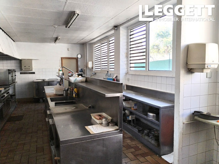 Image No.4-26 Bed Commercial for sale