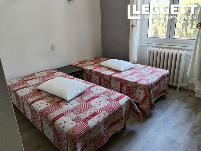 Image No.8-26 Bed Commercial for sale