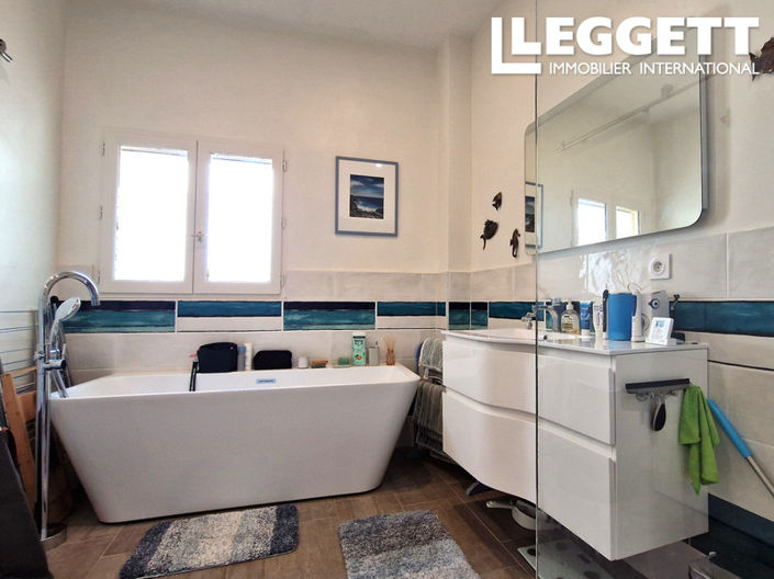 Image No.10-3 Bed House for sale