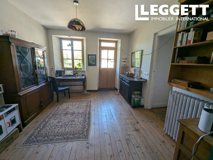 Image No.10-7 Bed House for sale