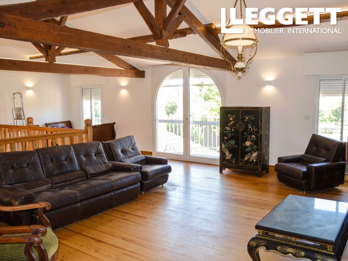 Image No.4-9 Bed House for sale