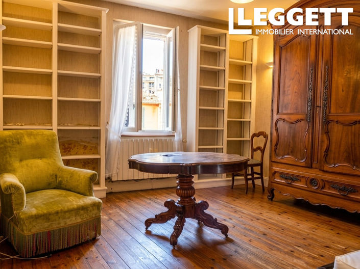 Image No.7-9 Bed House for sale