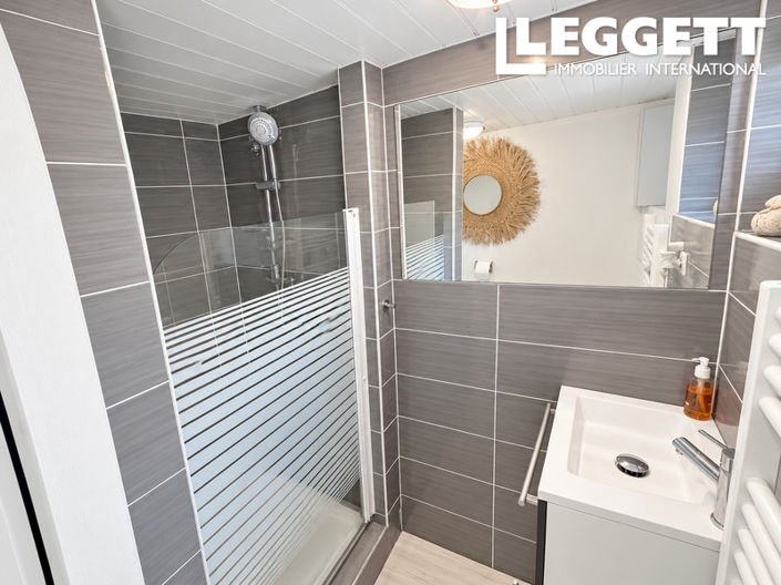 Image No.9-2 Bed House for sale