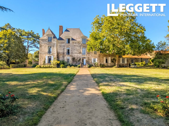 Image No.2-8 Bed Chateaux for sale