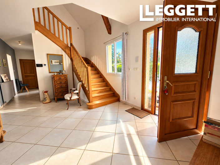 Image No.9-5 Bed House for sale