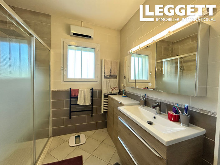 Image No.7-4 Bed House for sale