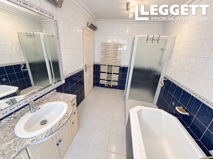 Image No.10-3 Bed House for sale