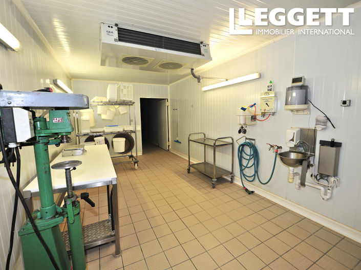 Image No.10-3 Bed House for sale