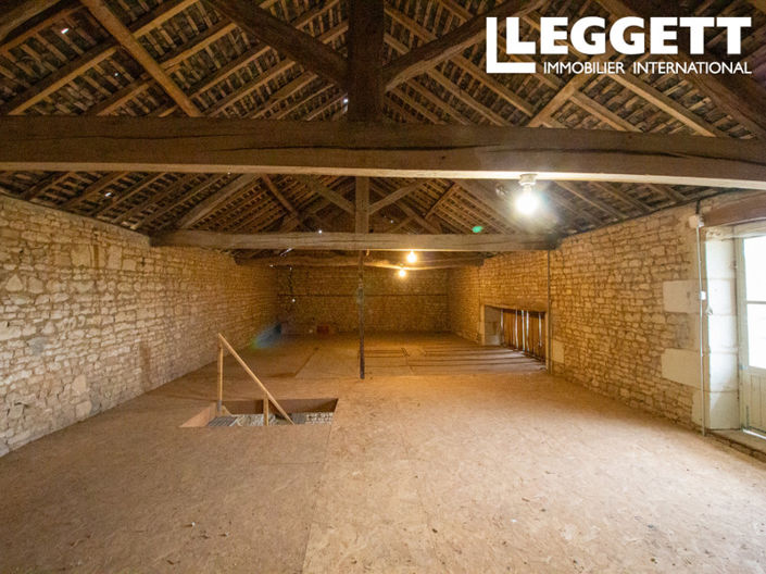 Image No.8-5 Bed House for sale