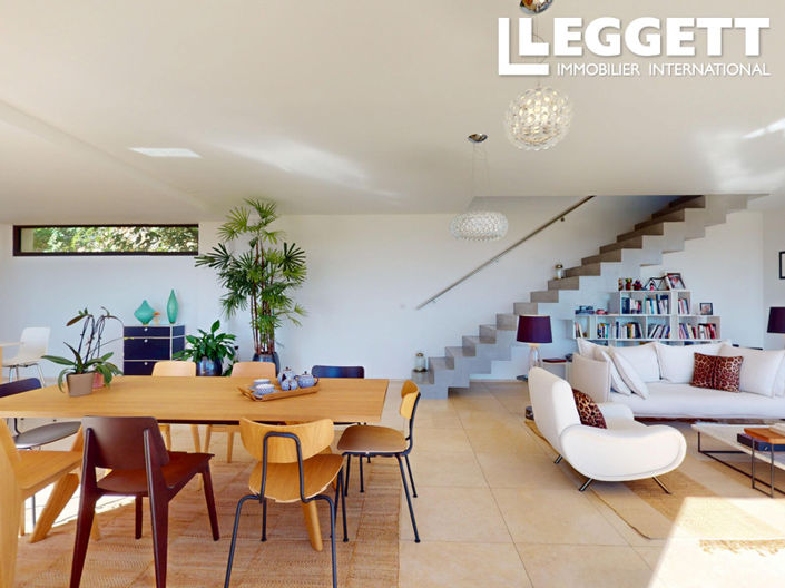 Image No.10-4 Bed House for sale