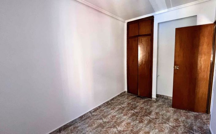 Image No.10-4 Bed Property for sale