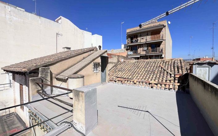 Image No.27-4 Bed Property for sale