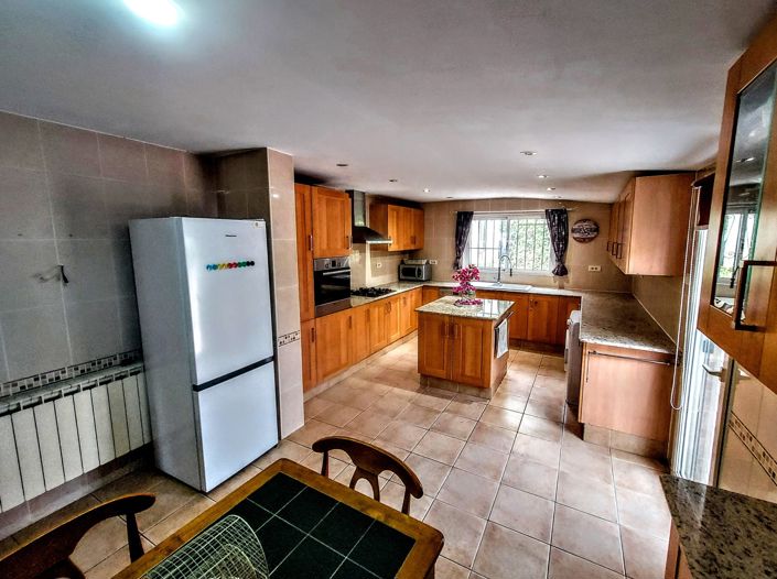 Image No.10-3 Bed Villa for sale