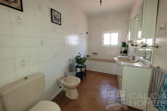 Image No.17-4 Bed Villa for sale