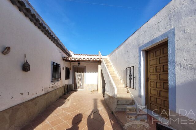 Image No.8-4 Bed Villa for sale