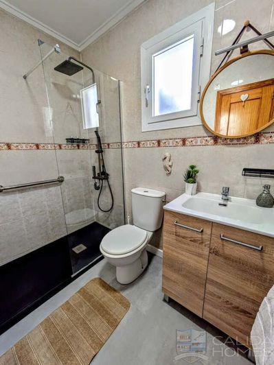 Image No.12-2 Bed Villa for sale