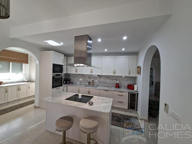 Image No.13-5 Bed Villa for sale