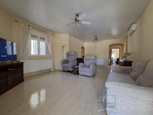 Image No.15-3 Bed Villa for sale