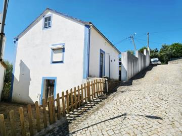 1 - Oleiros, House